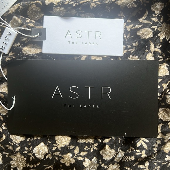 ASTR THE LABEL ~ BNWT Santorini One Shoulder Black Floral midi Dress size MED - Picture 6 of 6